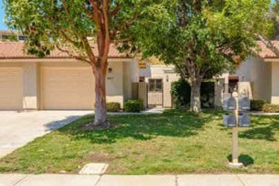 Extraordinary Oaks North Villas Townhouse Located at 18027 Avenida Alozdra was Just Sold